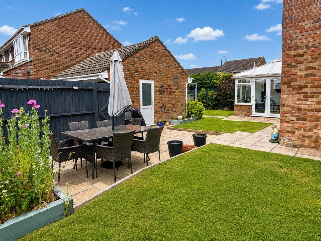 House in Northamptonshire NN6, Brixworth - View 2