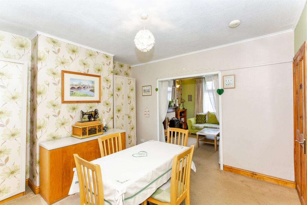 Market Road, Thrapston, Kettering - View 4