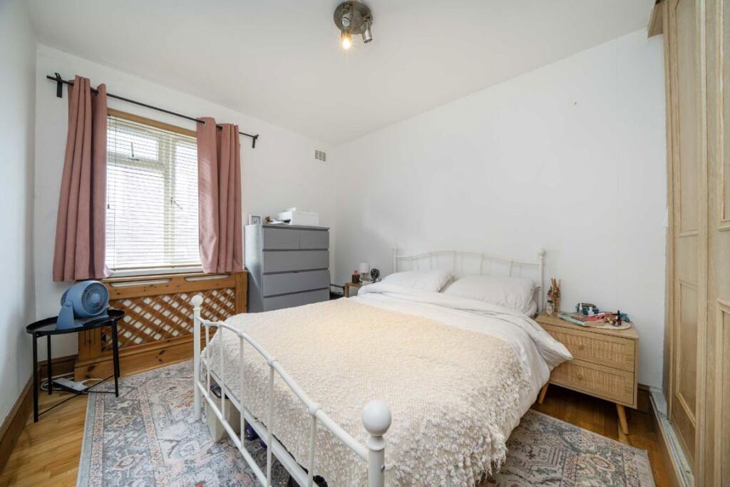 Apartment in London, Leyton - View 3