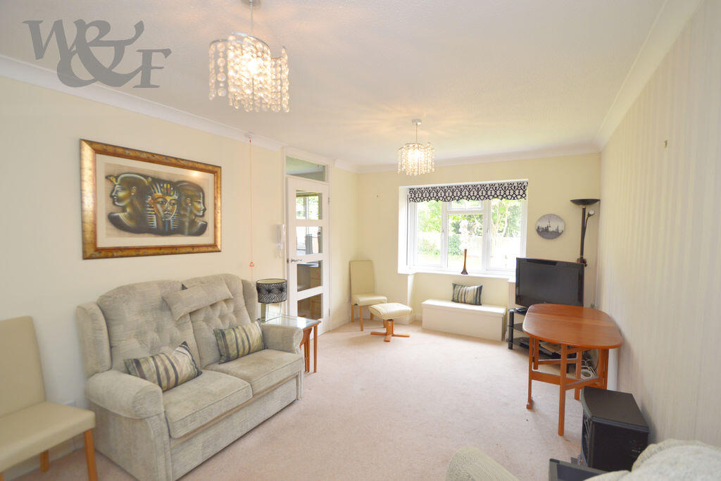 Apartment in Birmingham, Wylde Green, Sutton Coldfield - View 3