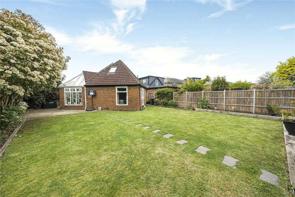 Arch Road, Hersham, Surrey, KT12 photo 2