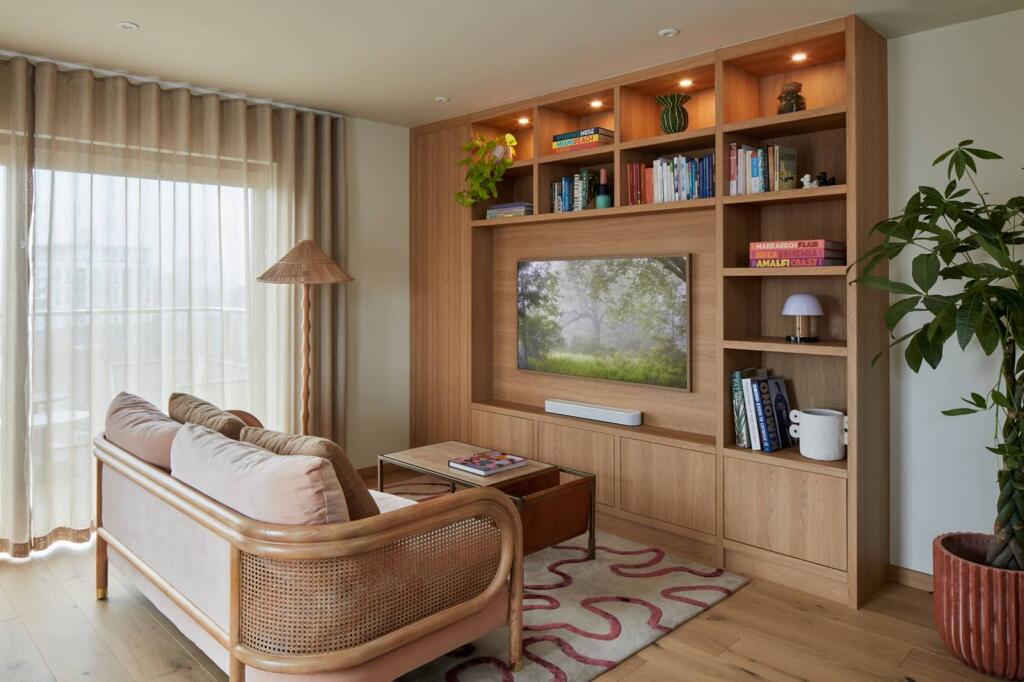 Main image of property: Clubhouse Apartments, Tower Hamlets, London, E14