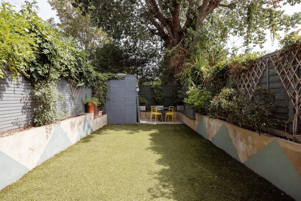 House in London - View 4