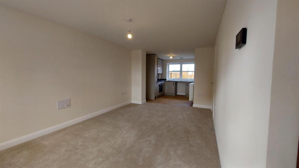 House in Nottingham - View 5