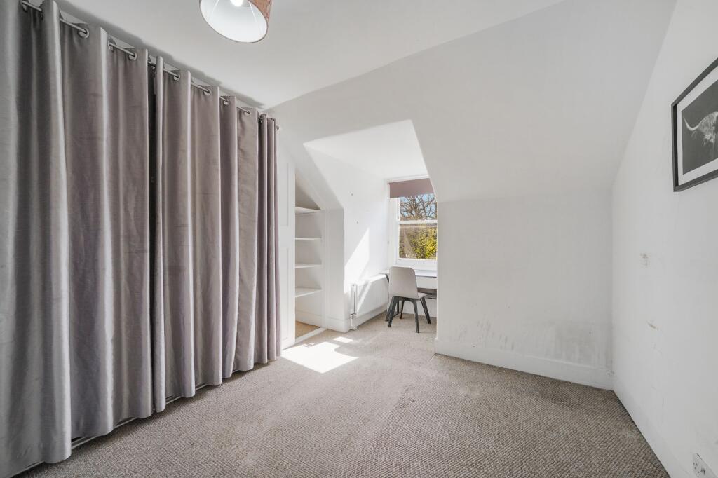 Apartment in Croydon - View 5