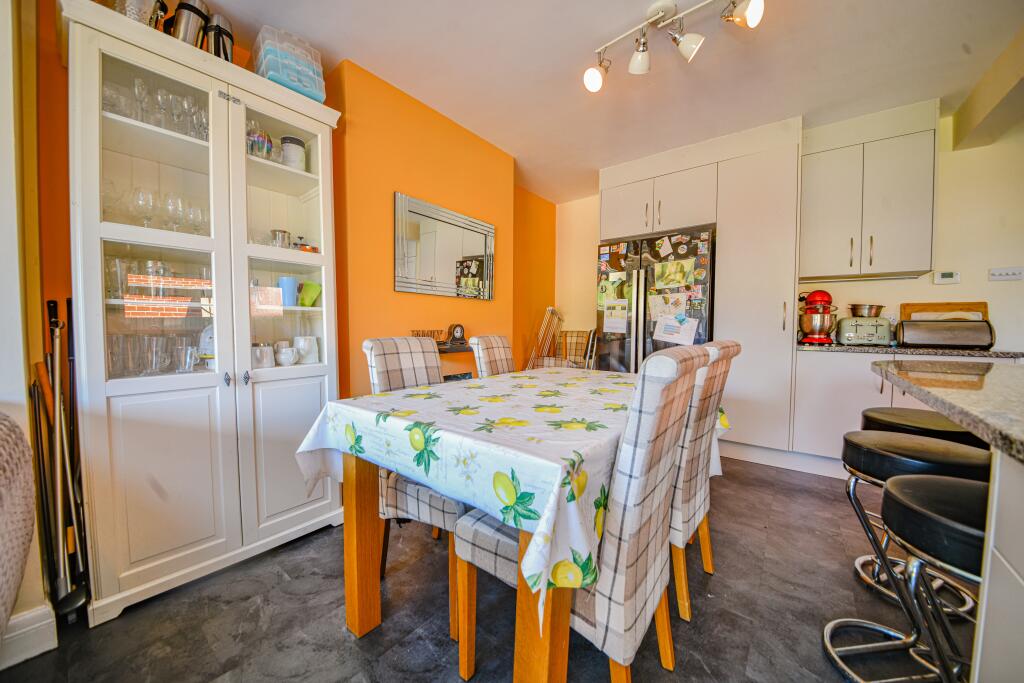 House in Southampton - More