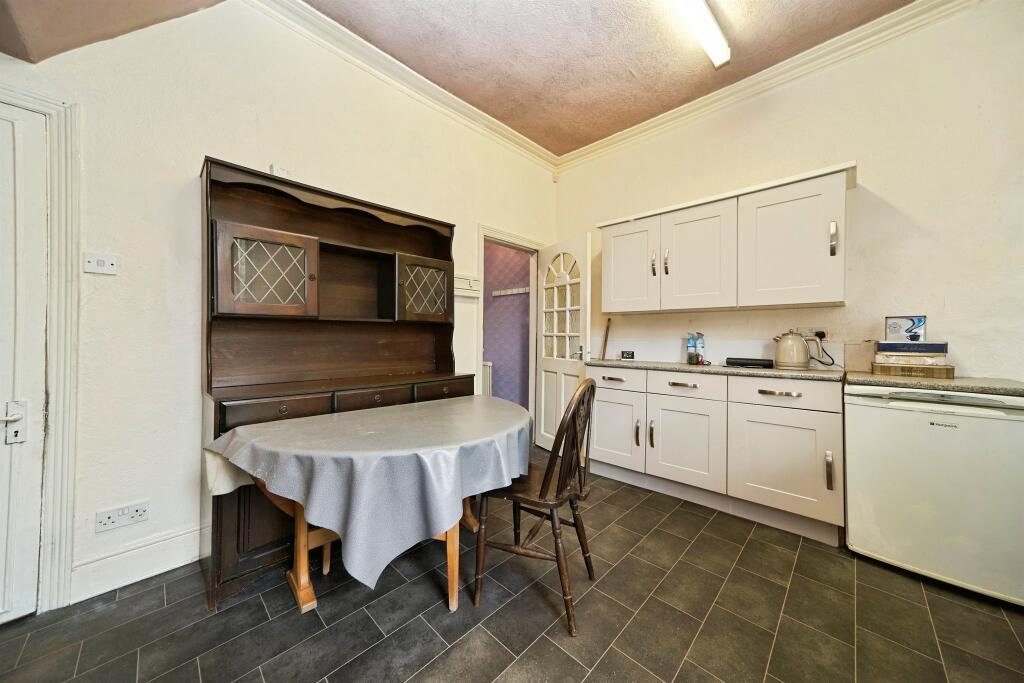 House in Bradford, Shipley - More