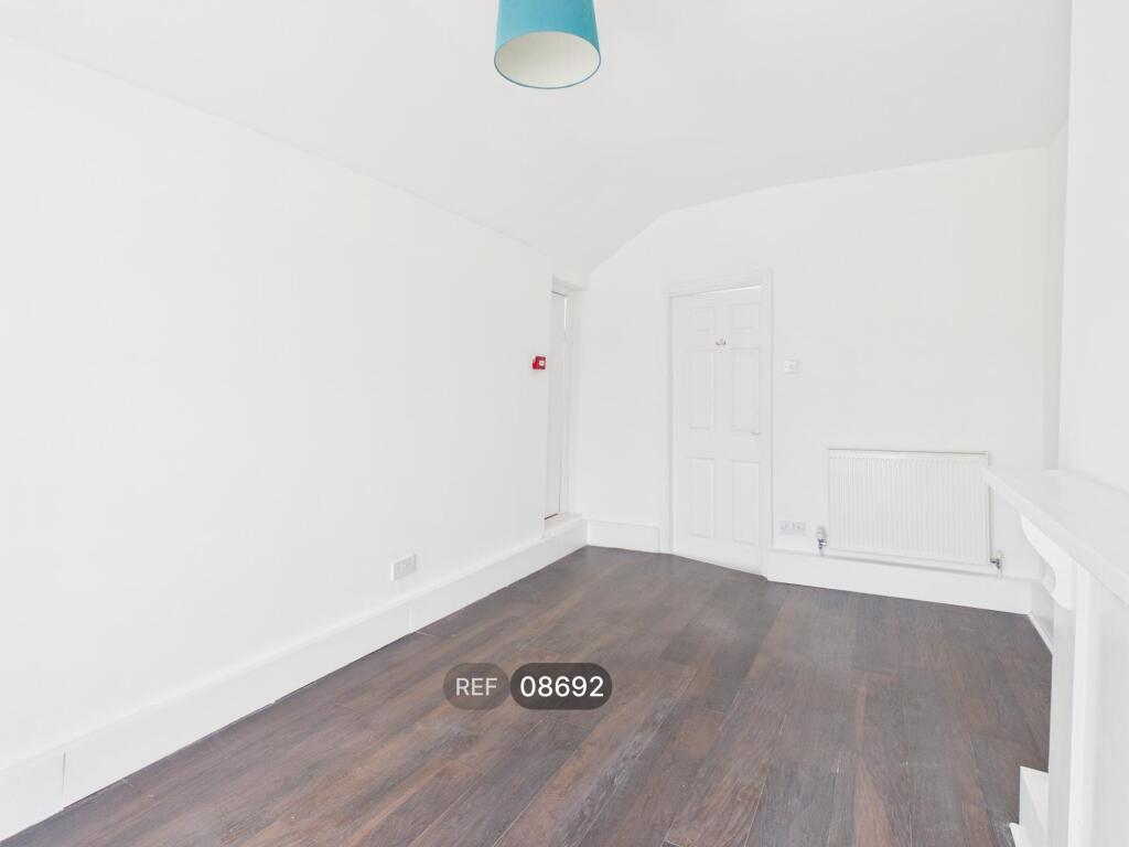 Apartment in Hull, Kingston upon Hull - View 3