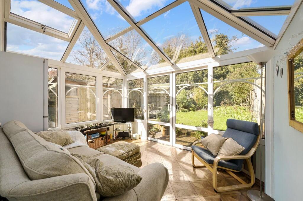House in Epsom and Ewell, Manor Park - More