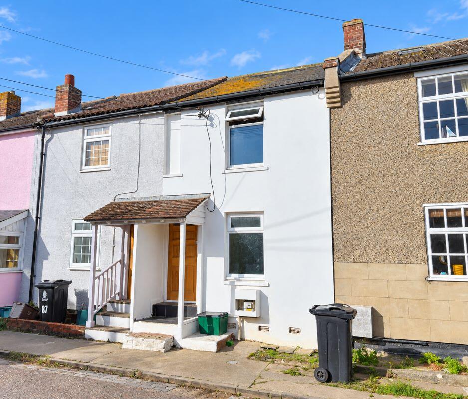 Main image of property: 89 Saville Street, Walton-on-the-Naze, CO14 8PW