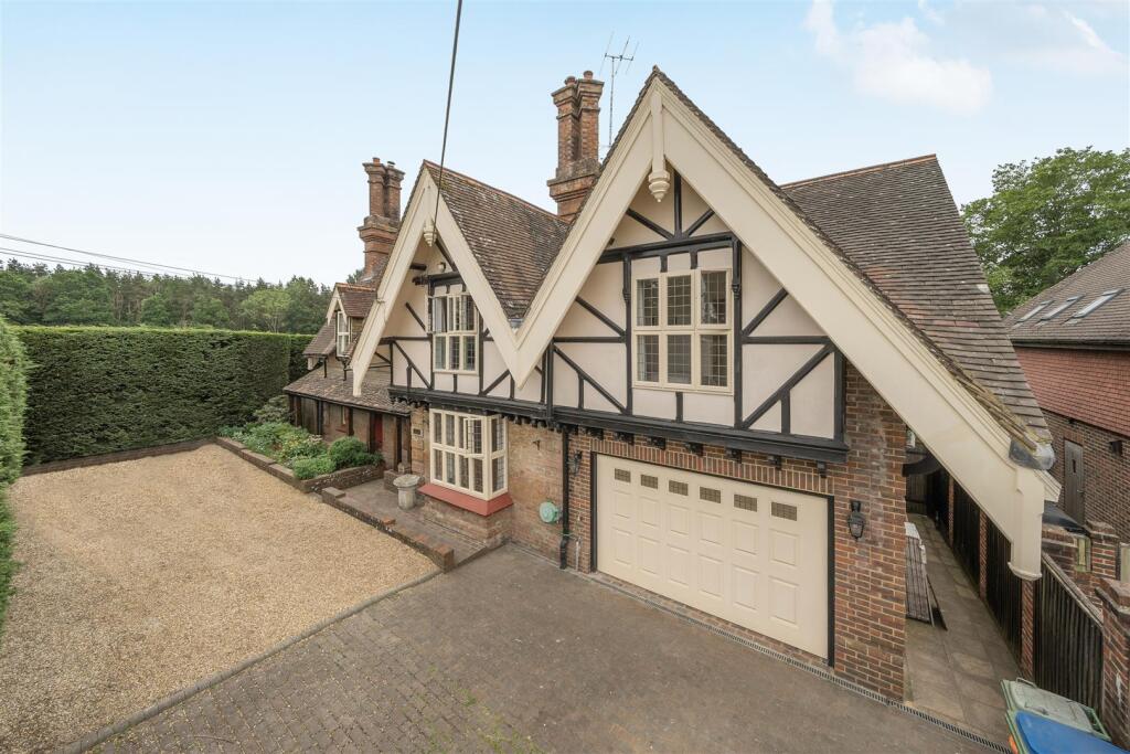 Main image of property: Bognor Road, Warnham, Horsham
