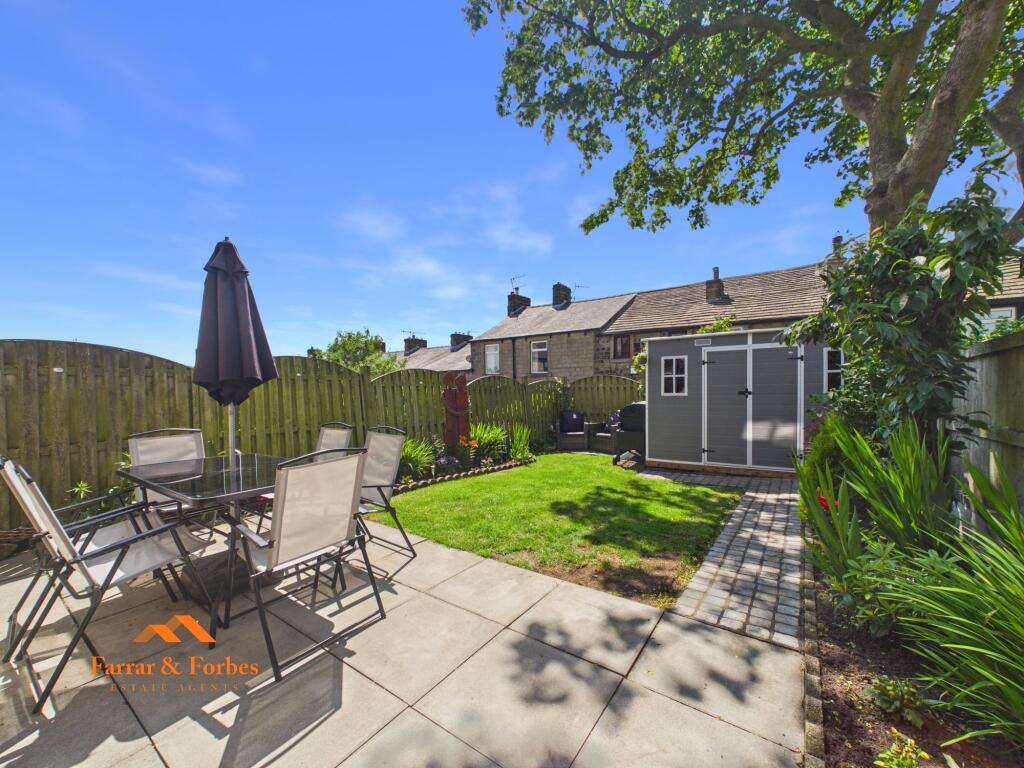 Emmott Court, Laneshawbridge, BB8 - View 5
