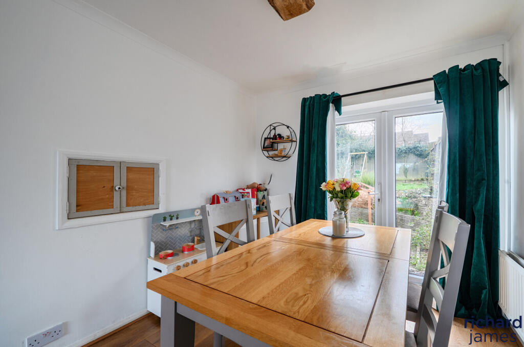 Newland Road, Moredon, Swindon, SN25 photo 4