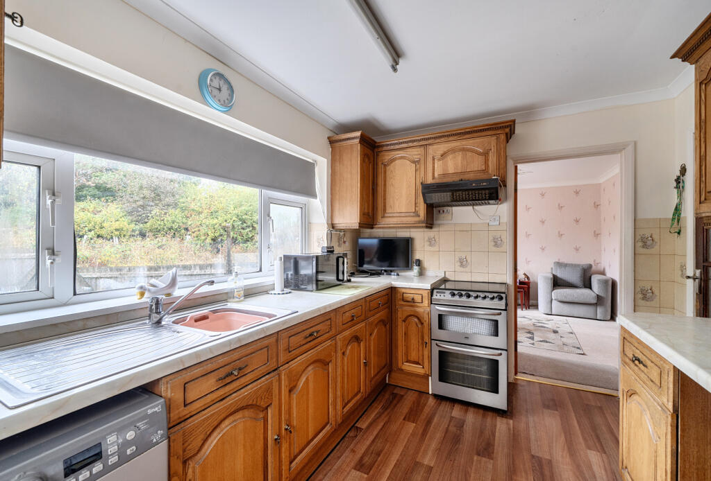 House in Gloucester - View 5