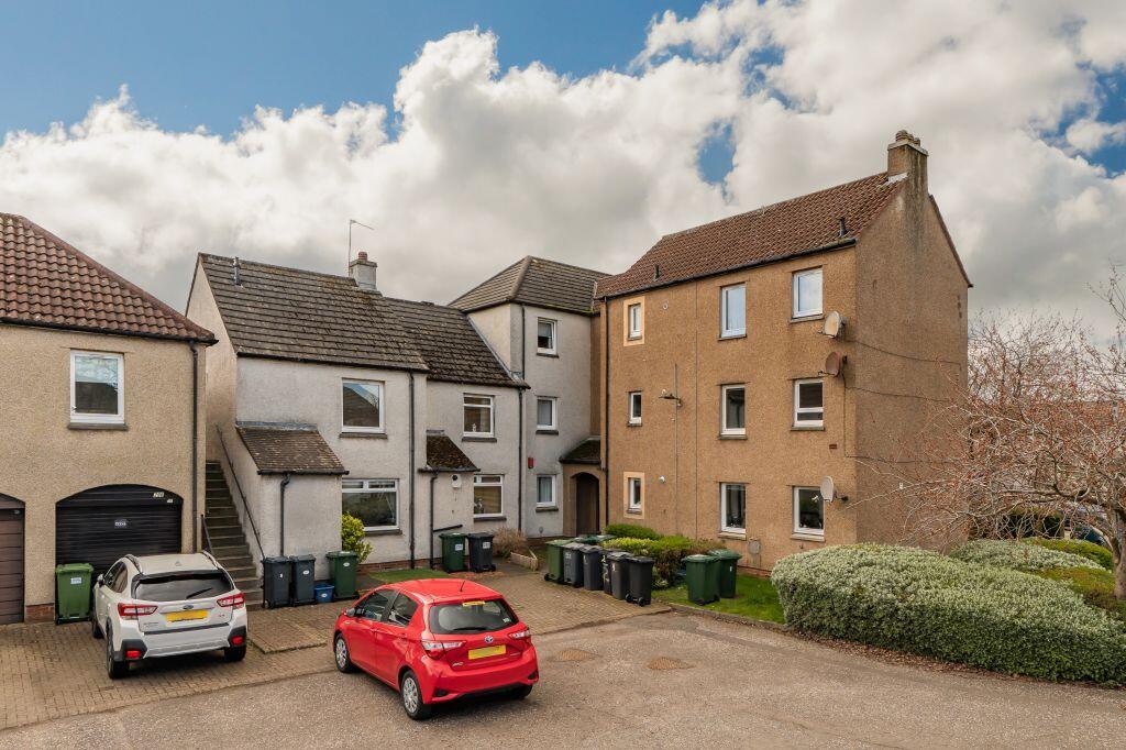 Main image of property: 290/3 South Gyle Mains, Edinburgh, EH12 9ES