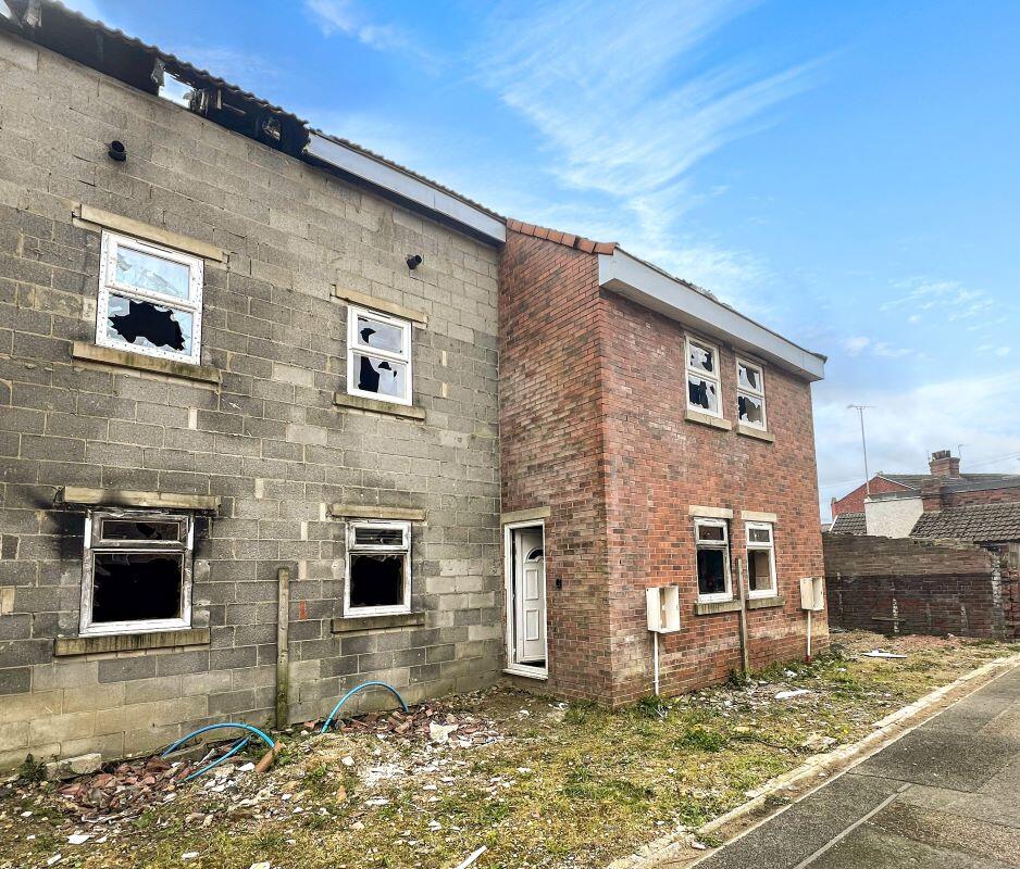 Main image of property: 111(F) Barnsley Road, South Elmsall, Pontefract, WF9 2BH