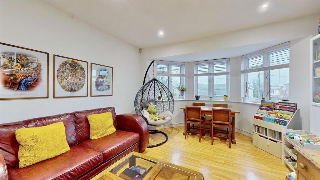 Apartment in London - More