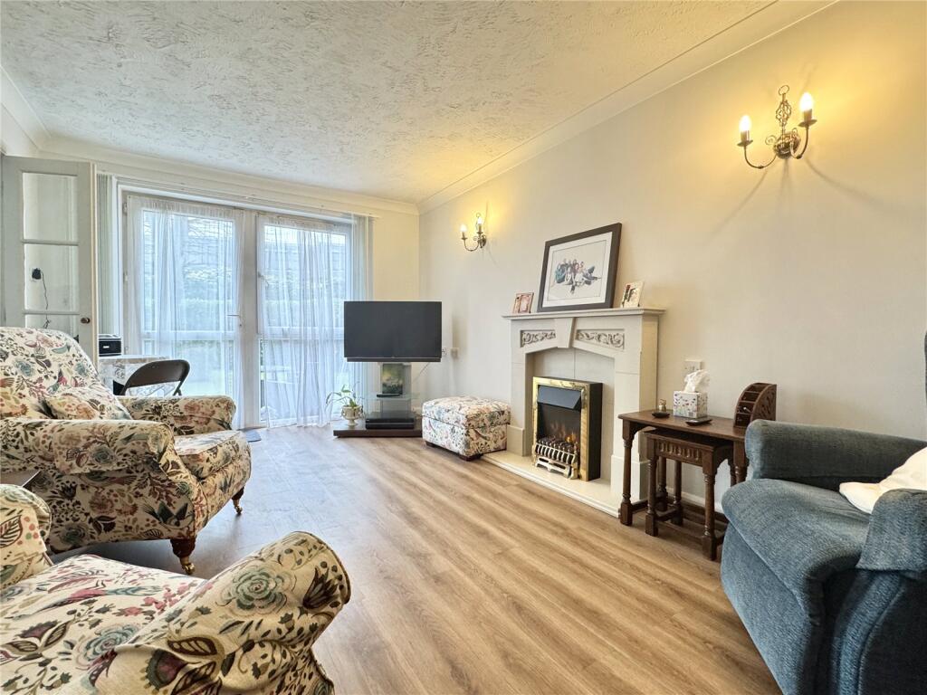 Apartment in Sevenoaks, Swanley - View 2
