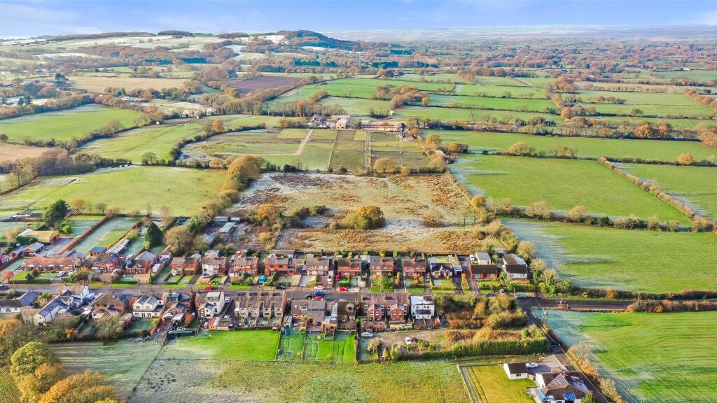 Wood Lane, Heskin photo 3
