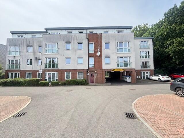 Main image of property: Royal Court, Queens Marys Ave, WD18