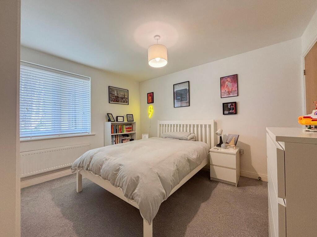 Apartment in Warwick, Kenilworth - More