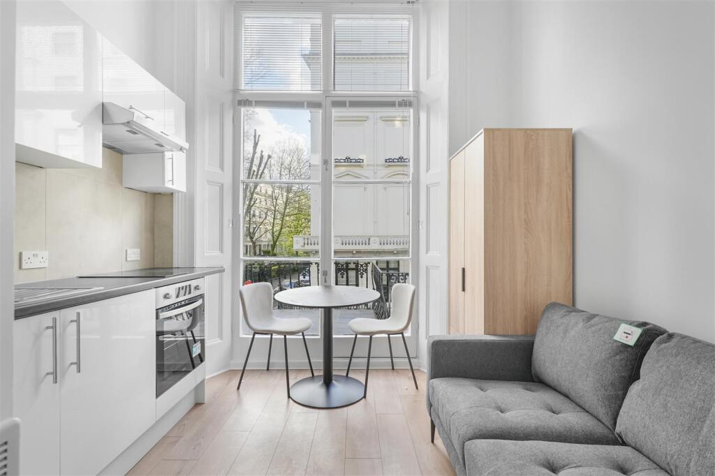 Studio flat for rent