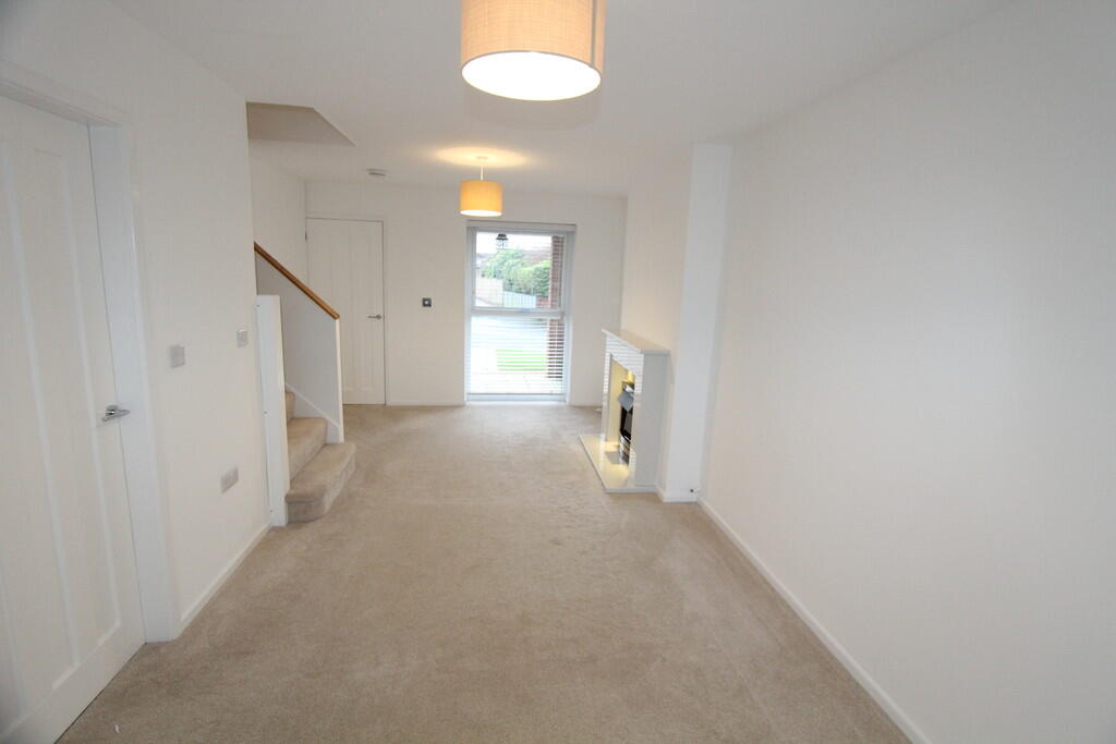 House in Northleigh Grove, Rhosddu - View 4