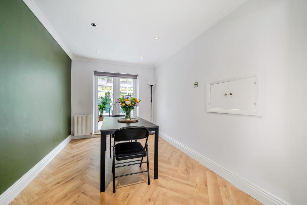 House in Frindsbury - More