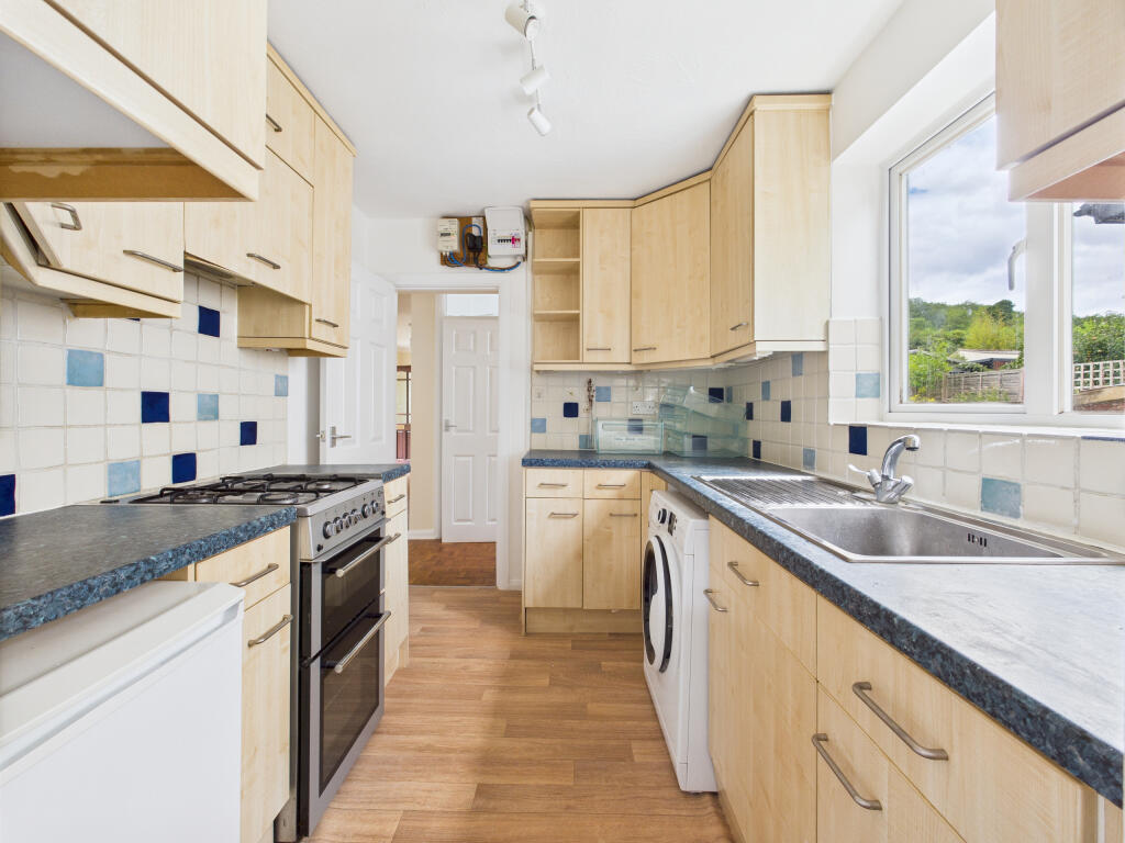 Apartment in Hemel Hempstead - View 3