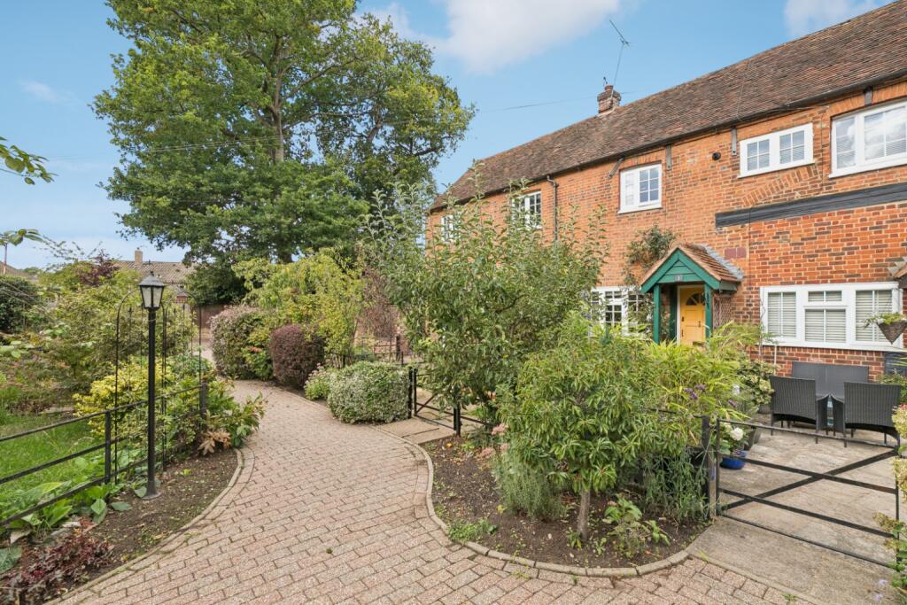 House in Welwyn Hatfield, Hertfordshire - View 4