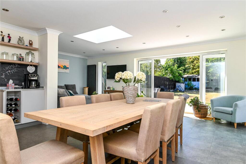 House in Southampton - More