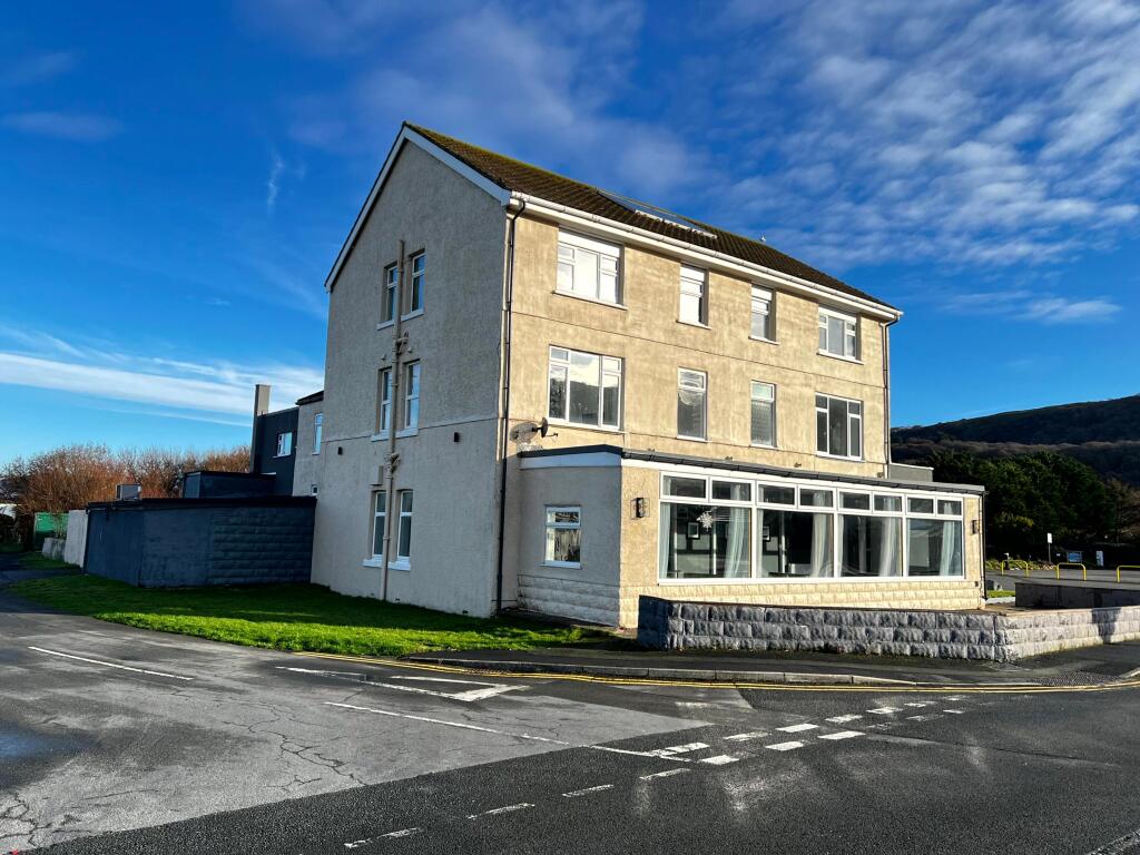 Main image of property: The Springfield Hotel, Beach Road, Fairbourne, Gwynedd LL38 2PX