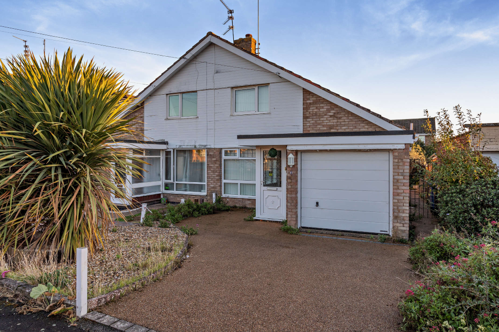 Main image of property: Montcalm Close, Kettering, North Northamptonshire