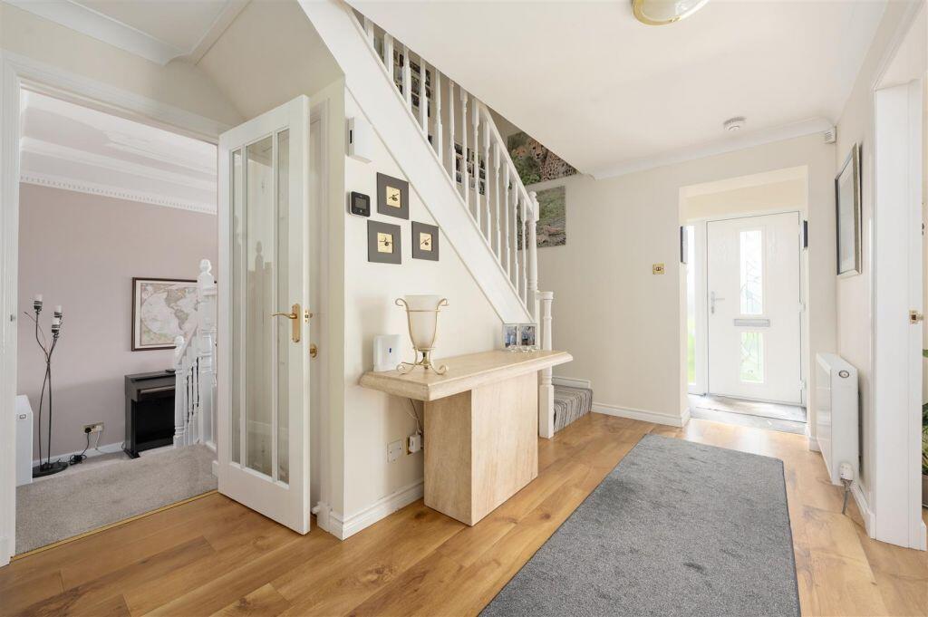 7 Springwood, Dunfermline, KY11 8TT photo 4