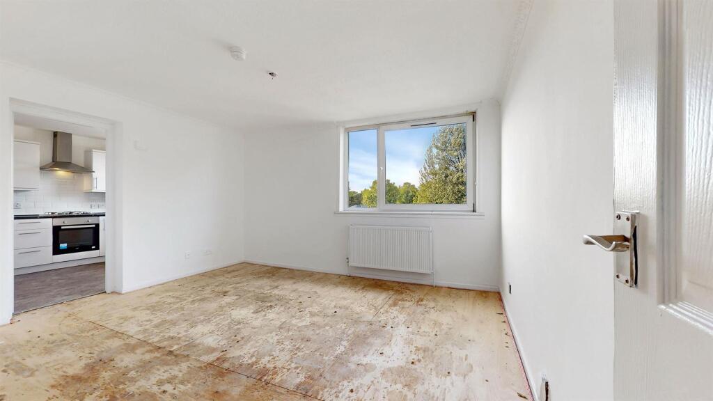 Apartment in Clydebank, Dalmuir - View 3