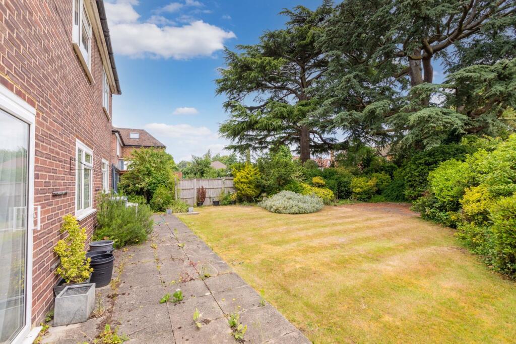 House in Slough, Windsor and Maidenhead - More