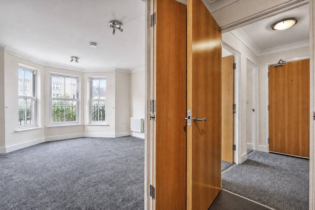 Apartment in Cambridge - View 5