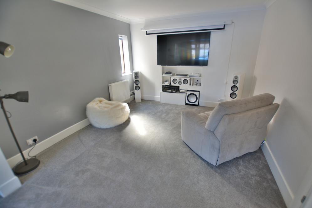 Church Road, Ferndown photo 4