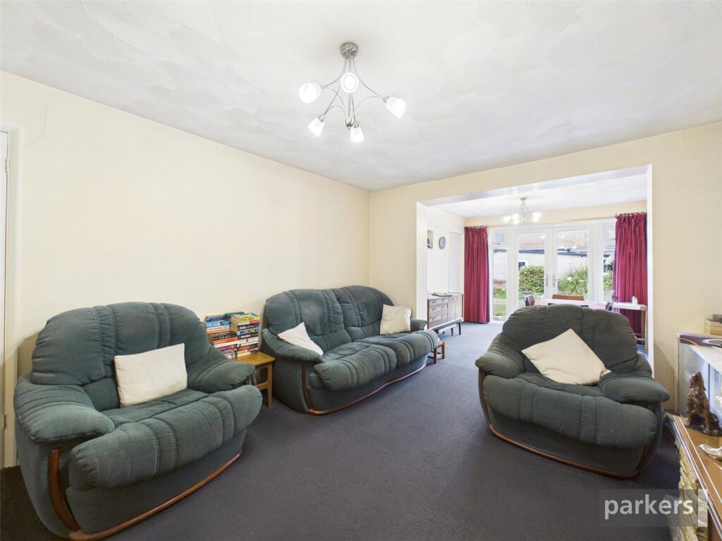 Roslyn Road, Woodley, Reading, Berkshire, RG5 photo 4