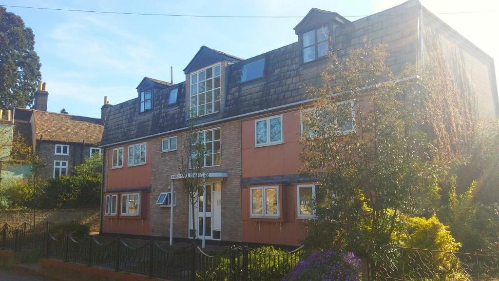 Main image of property: Flat 8, River Court, Ferry Lane, Cambridge