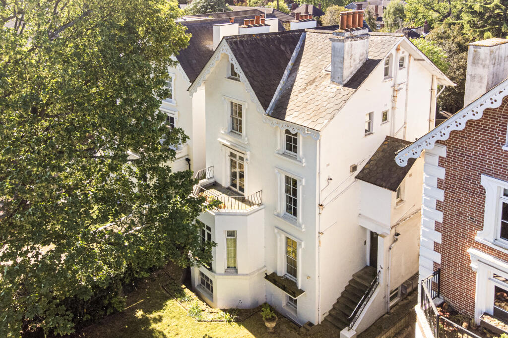 Oak Hill Road, Surbiton, KT6. 6 bedroom detached house for sale