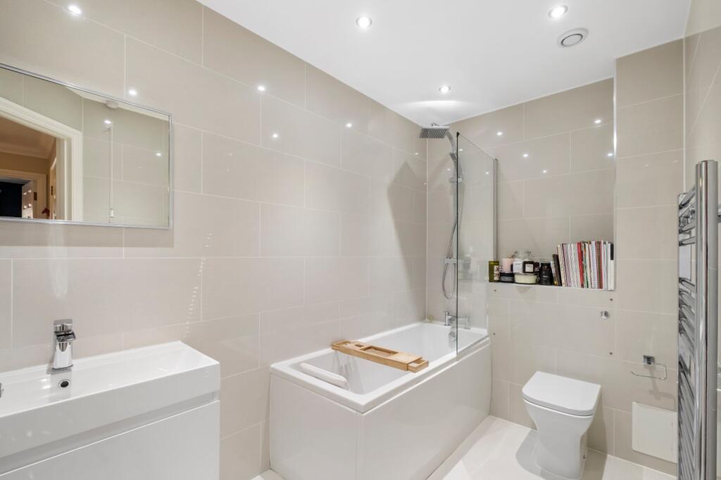 Apartment in London - More