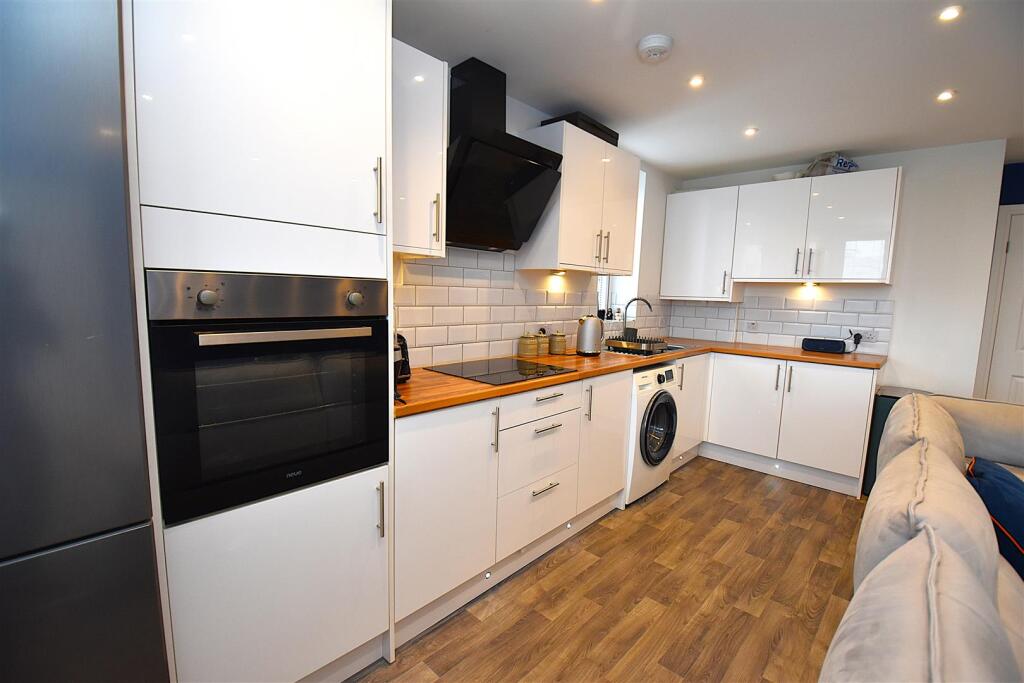 Apartment in Rochford, Hawkwell - View 6