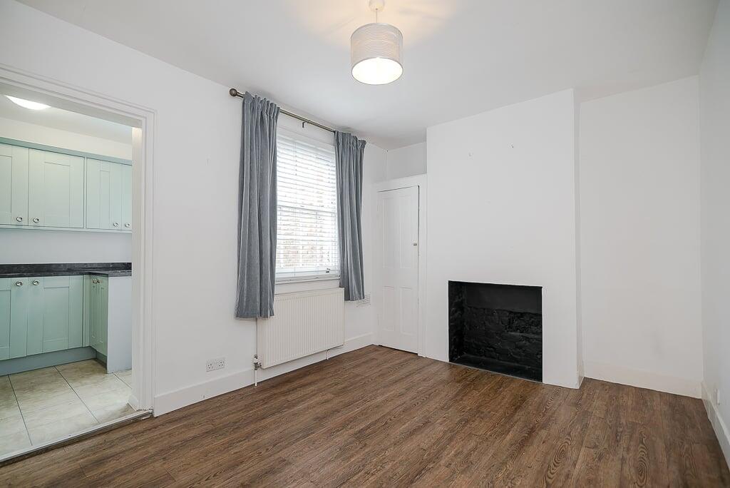 Castelnau Row photo 3