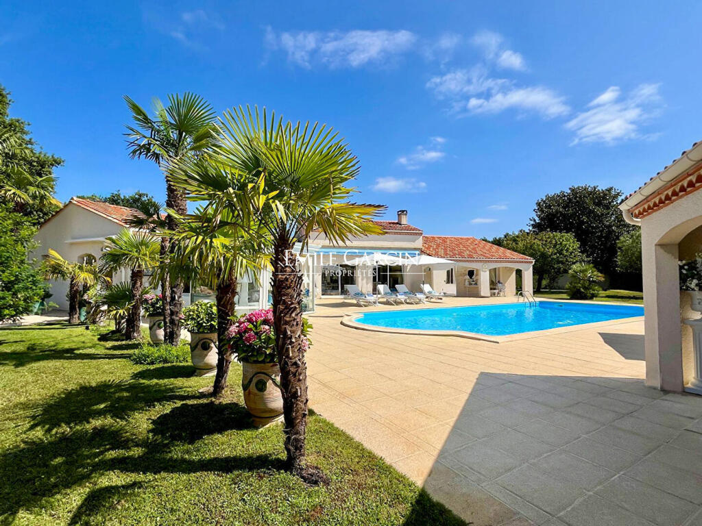 Main image of property: Aquitaine, Gironde, Pessac