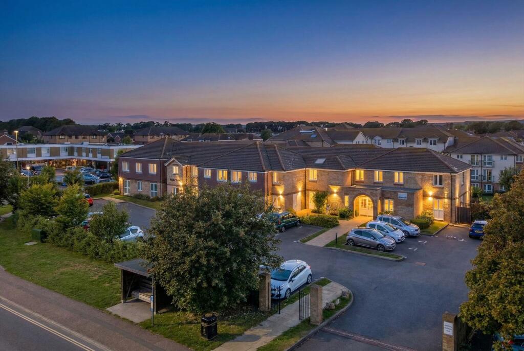 Main image of property: Worthing Road, East Preston, BN16