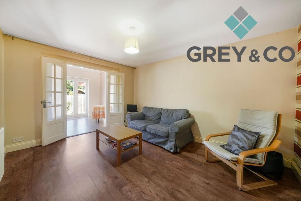 Bovingdon Avenue Wembley Middlesex HA9 6DH photo 4