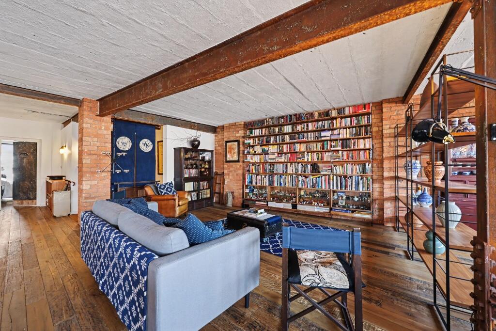 Apartment in Birmingham, Jewellery Quarter - View 3