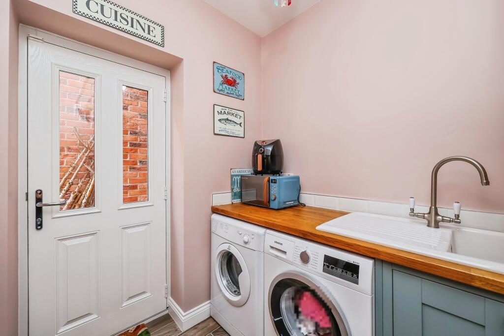 House in Broxtowe, Greasley - More