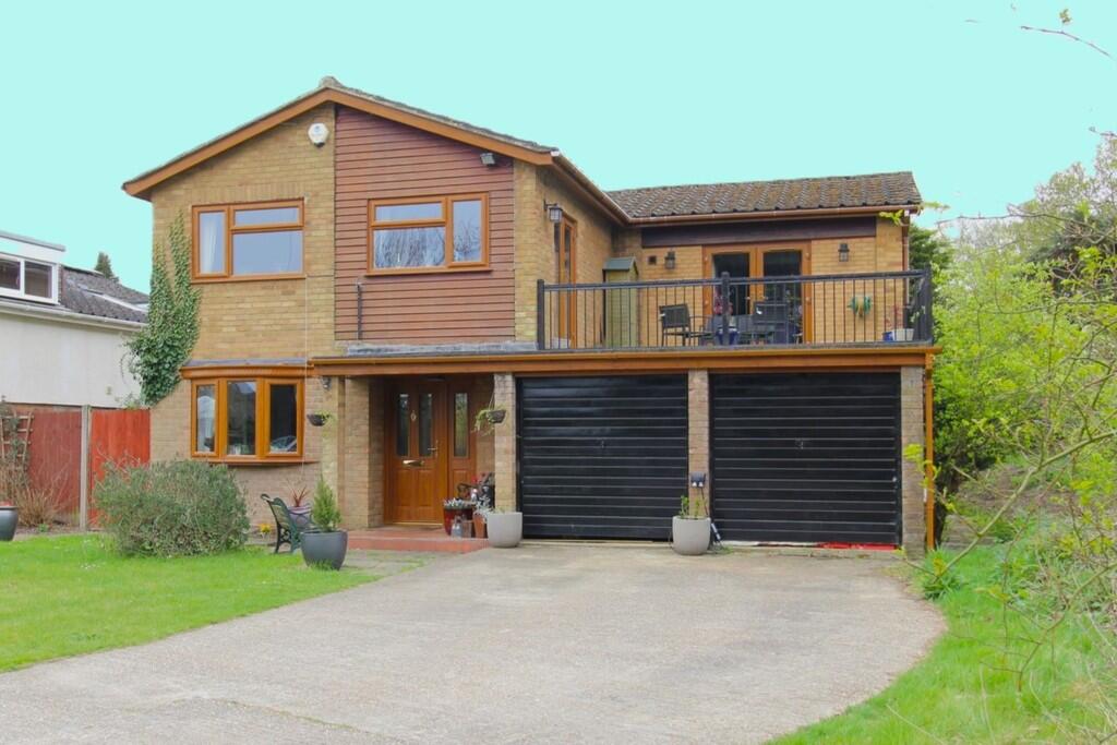 Main image of property: The Green, Beeston